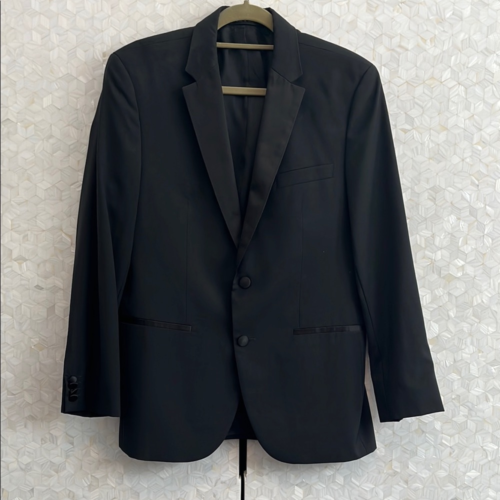 HUGO BOSS Men’s modern-fit wool blend tuxedo jacket